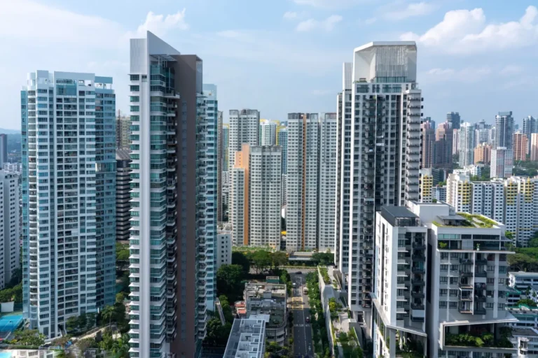 amazing-aerial-shot-singapore-cityscape-with-lots-